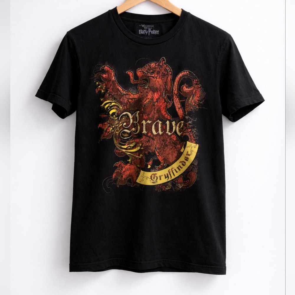 Harry Potter Gryffindor Graphic T-Shirt – Size Small – Universal Studios Officia